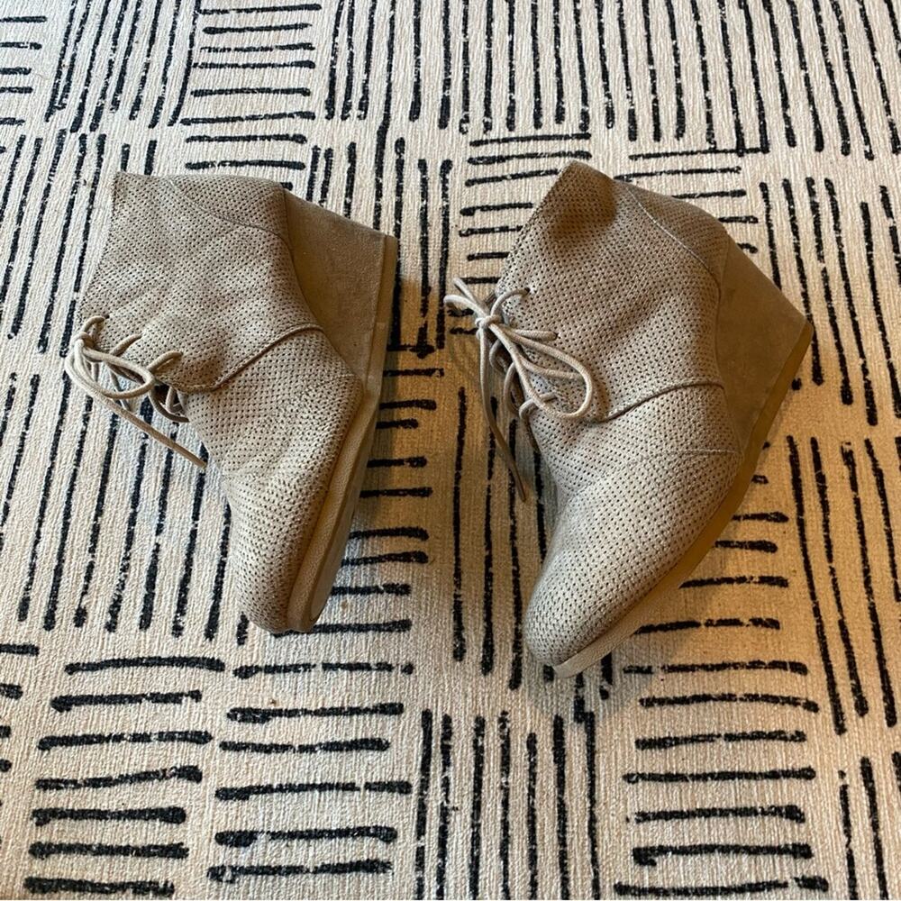 Unr8ted Beige Suede Suede Ankle Lace Up Wedge Boots 10 - Picture 3 of 8